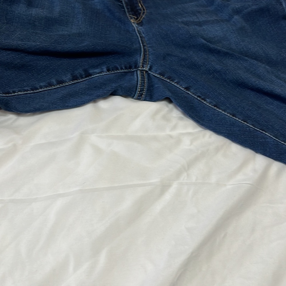 Lane Bryant mid-rise skinny jeans. - Picture 3 of 5